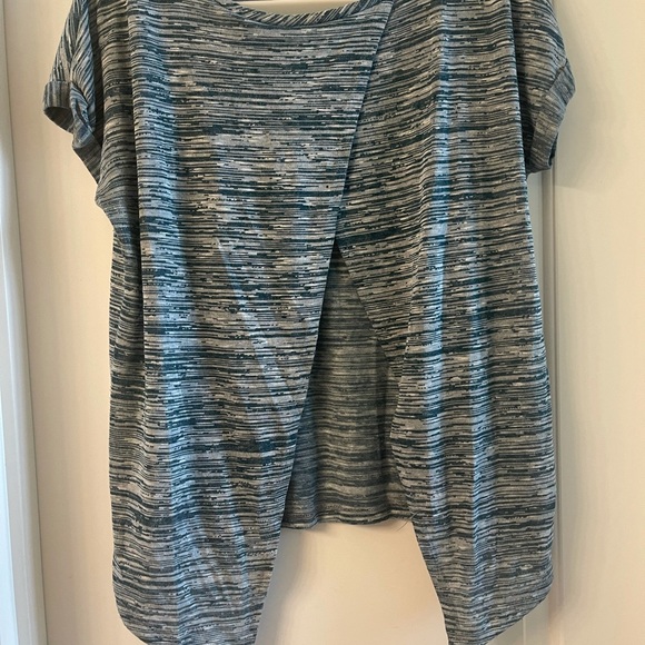 Maurice’s tie Back shirt - Picture 3 of 4